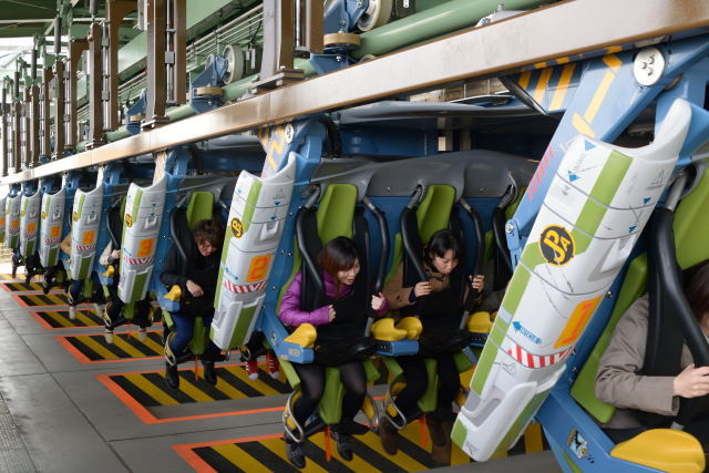 ユニバーサルスタジオジャパン「ザ・フライング・ダイナソー」