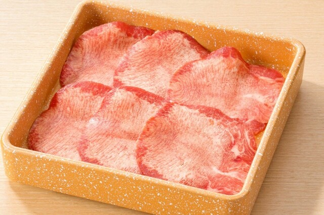 「牛たん」<期間:2025年8月8日~>【なくなり次第終了!程よいサシと肉の旨味を堪能できるしゃぶ葉の「北海道産牛肩ロース」が8月8日より数量限定で復活!】