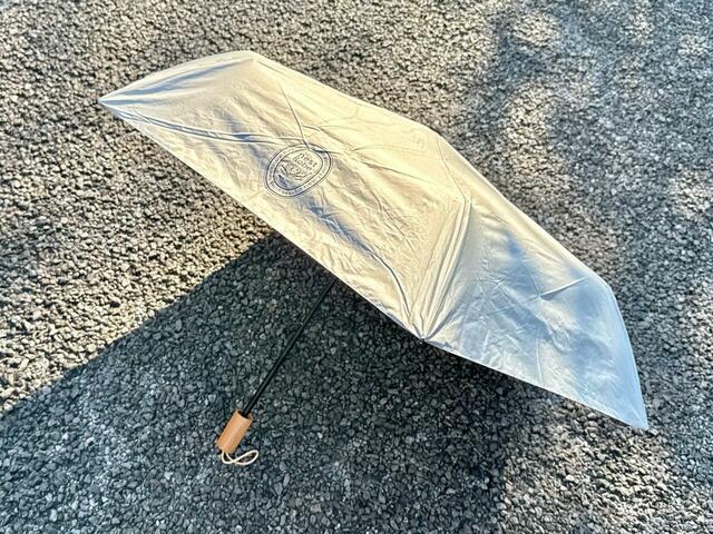 ホワイトカラーにネストローブのロゴがおしゃれ！