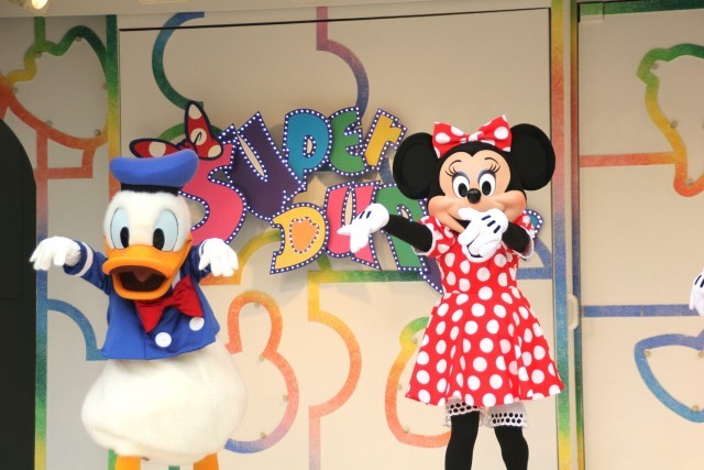 スーパードゥーパー・ジャンピンタイム│ハロウィーンのダンスシーン