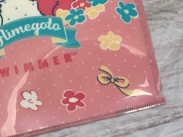 ドットにリボンやお花などが散りばめられている柄がキュート