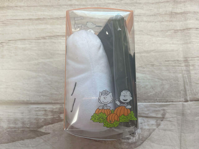 パッケージのサイドにはハロウィンらしいピーナッツの仲間たちのイラスト入り