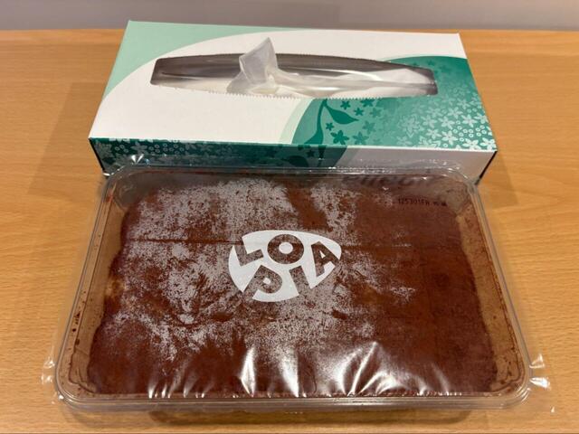 【ロピア 天使のふんわりティラミス】箱ティッシュと比べると大きさがわかります♪大容量で嬉しい！