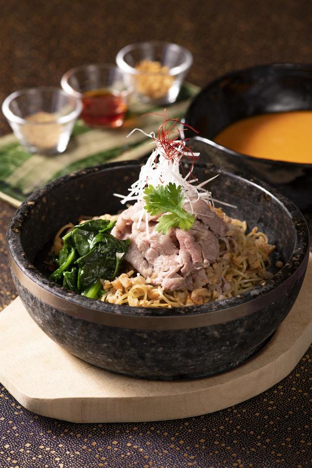 シルクロードガーデン　牛サーロイン入り石焼き担々麺