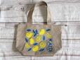 【カルディ　レモンバッグ】持ち手は肩がけできる長さなのがうれしい