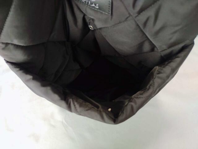 フロントポケットを開けた状態