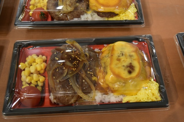 ボリュームいっぱいのハンバーグ