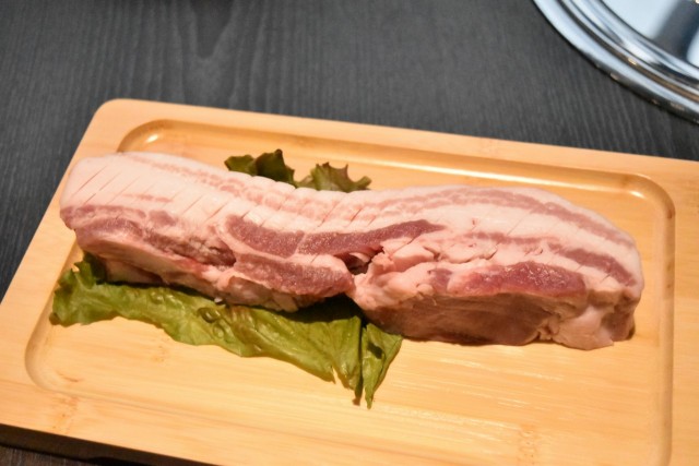 熟成肉をドドン！と一本