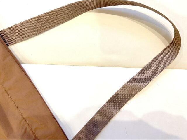 【BEAMS サウナバッグ】ショルダー部分もかなりしっかりした作り