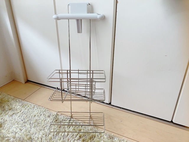 【ニトリ ステンレスシャワーラック】固定式のシャワーホルダーに取り付けられるタイプ。壁に磁石がつかなくてもほとんどの浴室で使えます!
