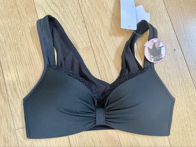 【ファッションセンターしまむら　ワイヤレスブラジャー】頭からかぶって着用します