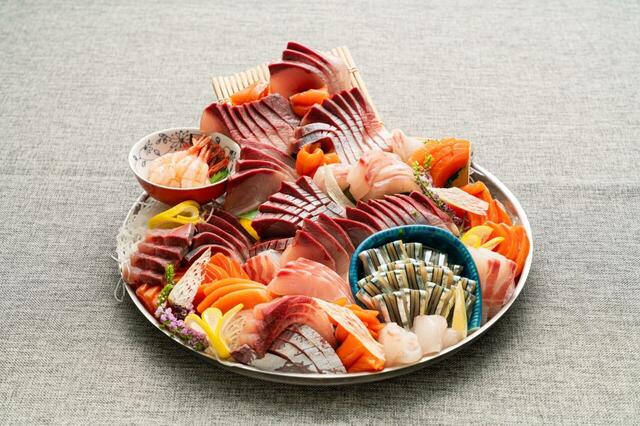 鹿児島の冬の味覚として、ぶり料理も登場。【まるごと かに祭】