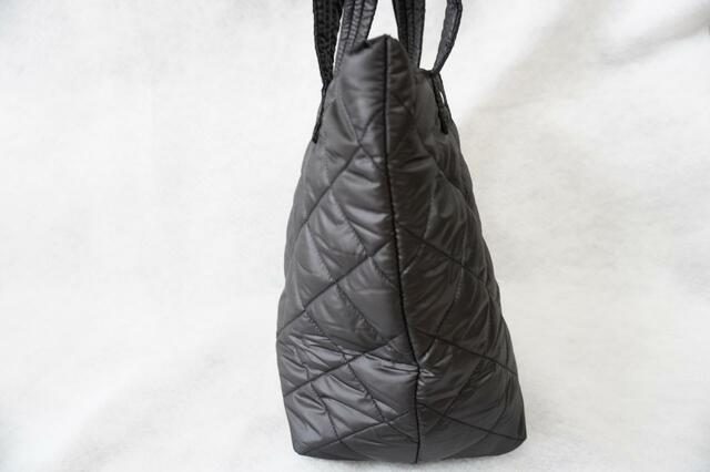 バッグを横から見たところ