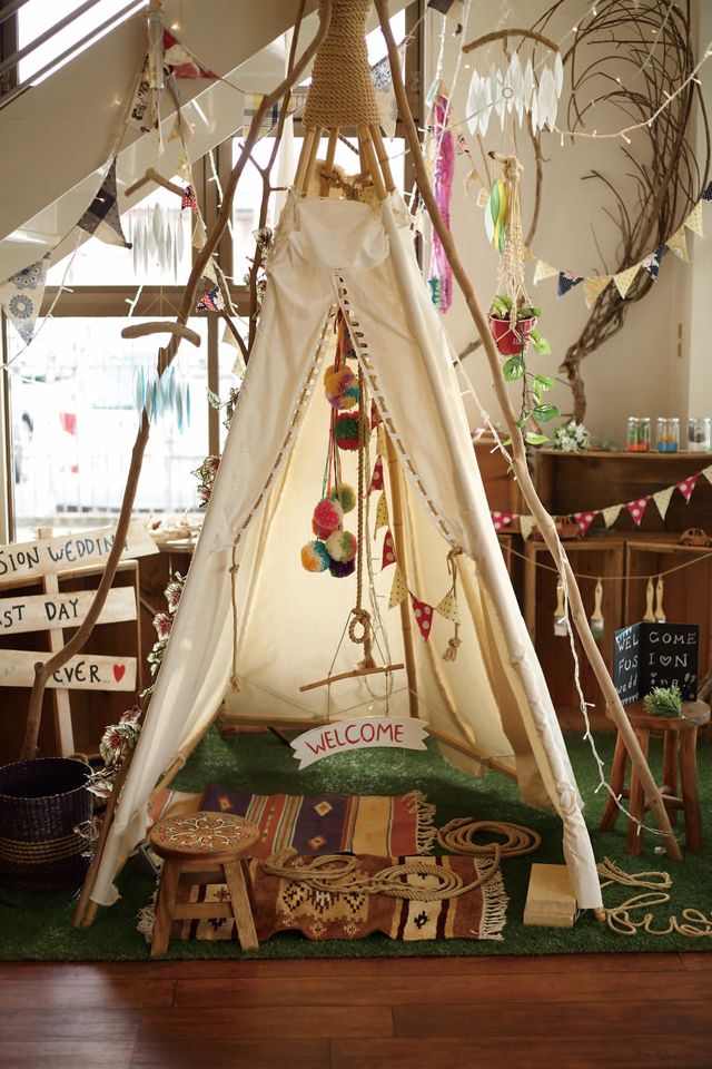 自由に使えるフォトドロップや小物など、撮影アイテムやスポットを豊富に用意｜fusion cafe