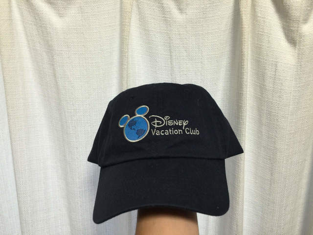 今回頂いたメンバー限定のベースボールキャップ、今年はネイビーなんですね! 