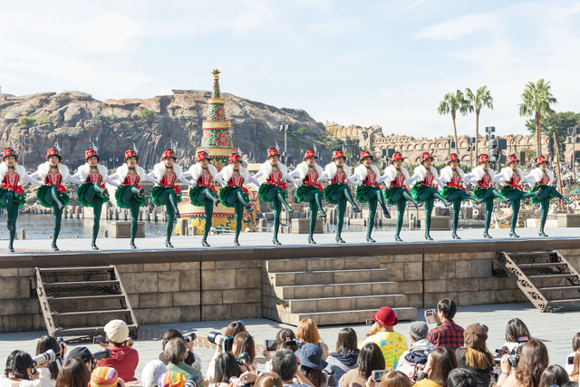 『東京ディズニーシー 20周年 アニバーサリー・セレクション』イッツ・クリスマスタイム！ (収録年：2018)