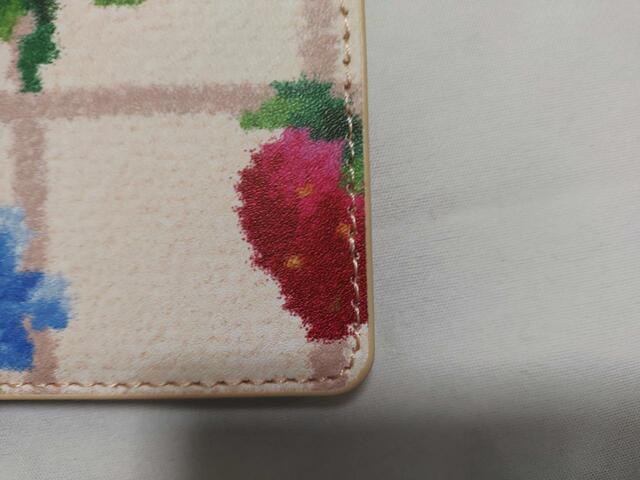 カバーは、ミシンで丁寧に裁縫がされている