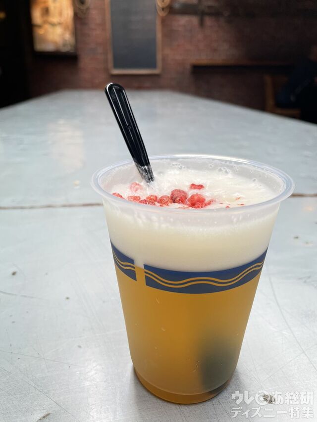 真夏にお酒は飲みすぎ注意、これなら美味しく楽しめそう！ビアカクテル（パッションフルーツシロップ＆パイナップル）　1杯￥780 