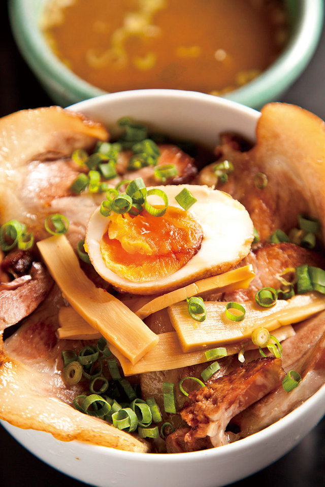 大穀　炙りチャーシュー丼　900円 