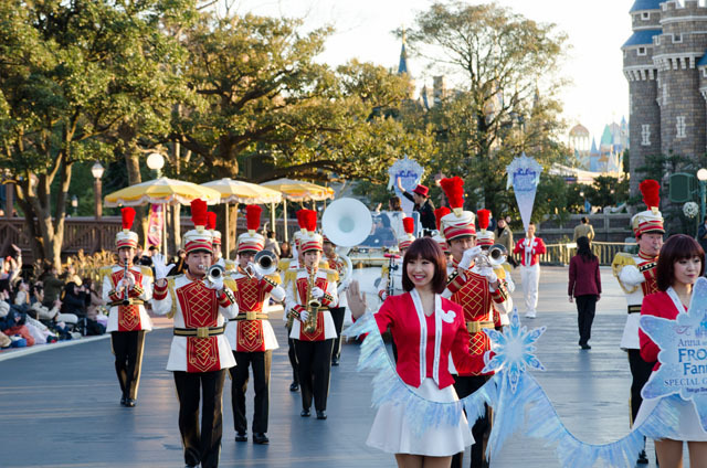 「アナとエルサのフローズンファンタジー」初日セレモニーに松たか子さん、神田沙也加さん、ピエール瀧さん、May J.さんが登場 ©Disney