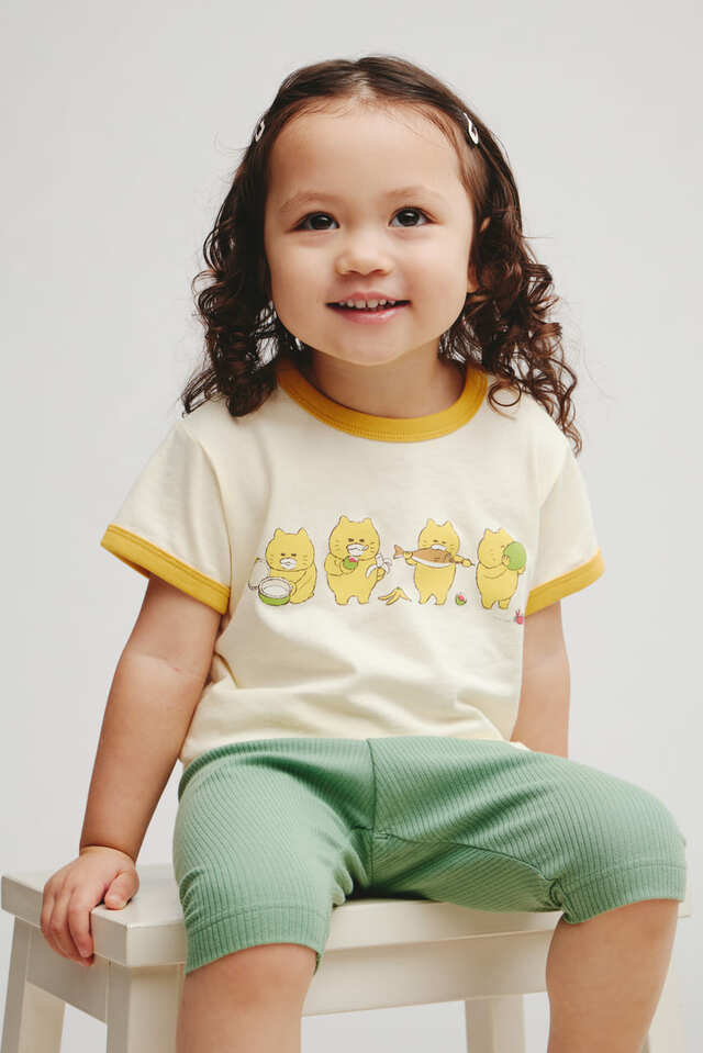 【ユニクロ「絵本コレクション UT/ノラネコぐんだん」¥990】絵本からノラネコぐんだんが抜け出してきたみたいなデザイン