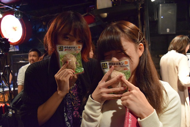 リーマンマッチョに裸エプロン「劇団マッチョ」いよいよデビュー