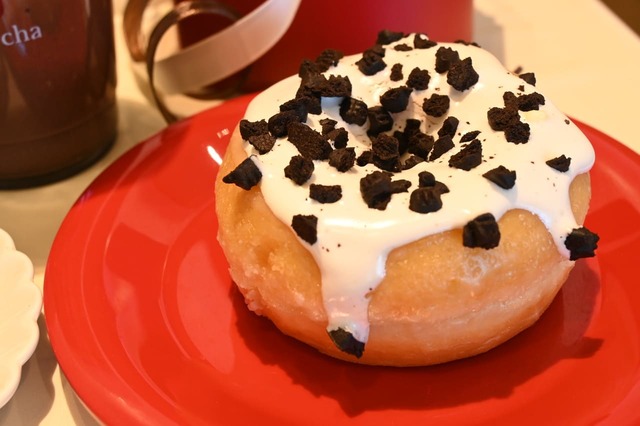 「サクほろっ!クッキー&クリーム ドーナッツ」