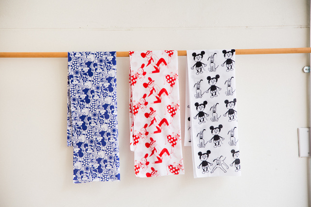 てぬぐい 1,500円+税 ミツカルストア「DISNEY ART COLLECTION」