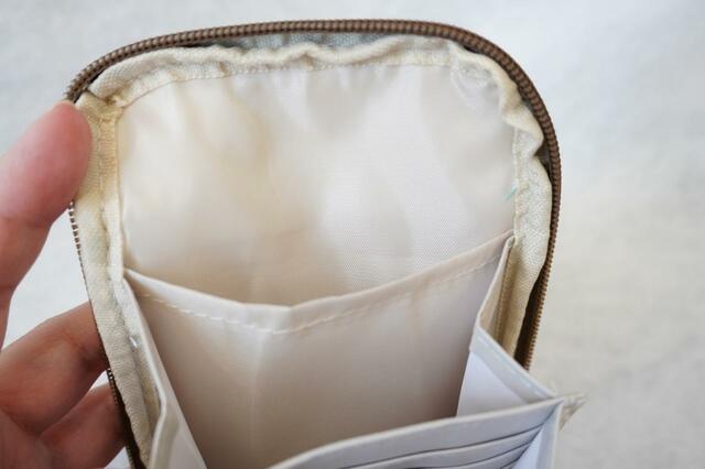 反対側にもポケットが