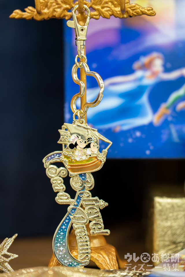 東京ディズニーシーに登場する新ナイトタイムエンターテイメントの世界観がデザインされたグッズ