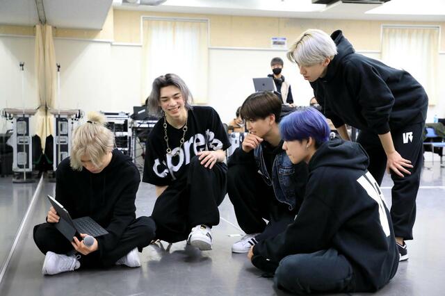 録画したリハの様子を確認（TOMOKI、IIZUKA SOUMA、KAITO、KURODA TSUBASA、MASAYA）