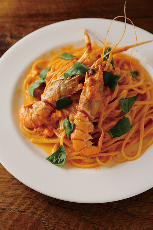 ビストロ周（人形町）　手長エビとフレッシュトマトのリングイネ1580円（税別）