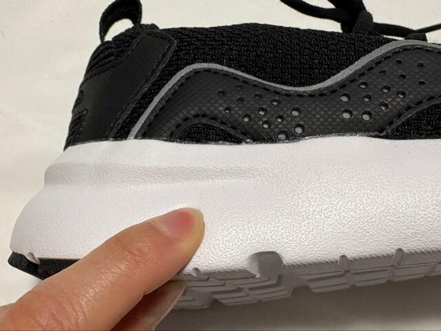 【ワークマン　アスレシューズエピオン】ソールの高さは約3.5cm。靴底全体に弾力性があり、高いクッション性を実現しています◎