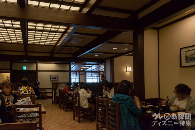 れすとらん北齋 店内