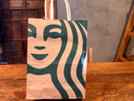【スターバックス】テイクアウトの場合、追加料金なしで紙袋に商品を入れてくれます