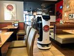【ガスト】頼んだ料理はネコ型配膳ロボが元気よく運んでくれます(*店舗により配膳ロボが不在の場合があります)