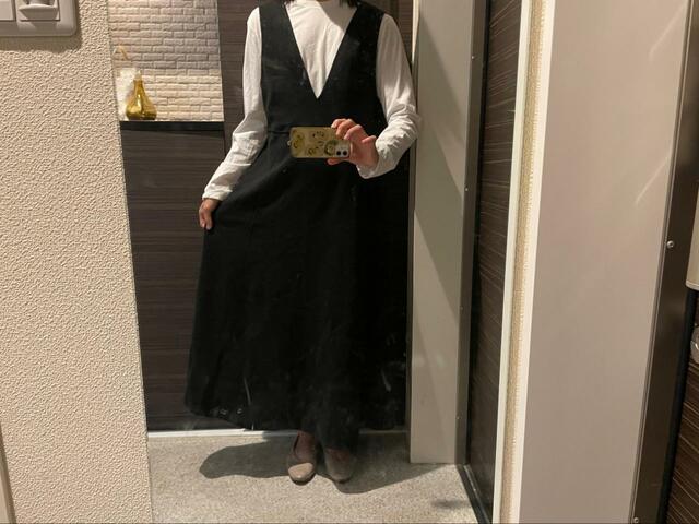 【UNIQLO ブラッシュドジャージージャンパースカート】カジュアルに着こなすならロンTを合わせて