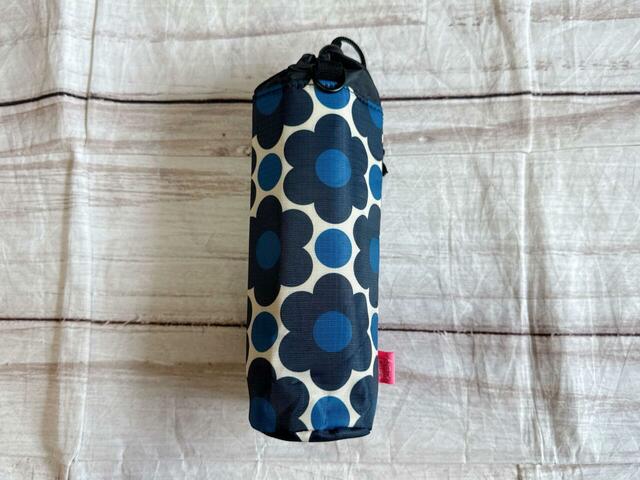 ショルダーストラップを取り外して、バッグに入れて持ち運んでもOK