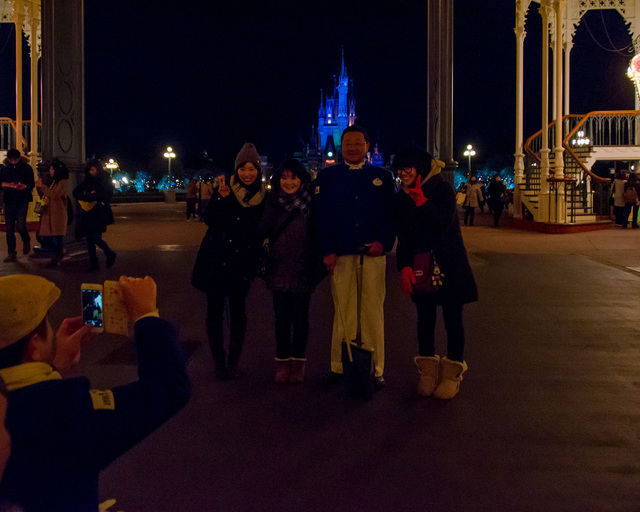 カストーディアル姿の上西社長|TDLサンクスデー2016