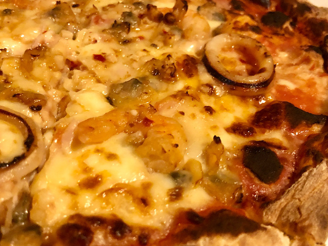 【ガスト　魚介たっぷりシーフードピザ】しっかりしたサイズの魚介がたっぷり乗っていて美味しそう