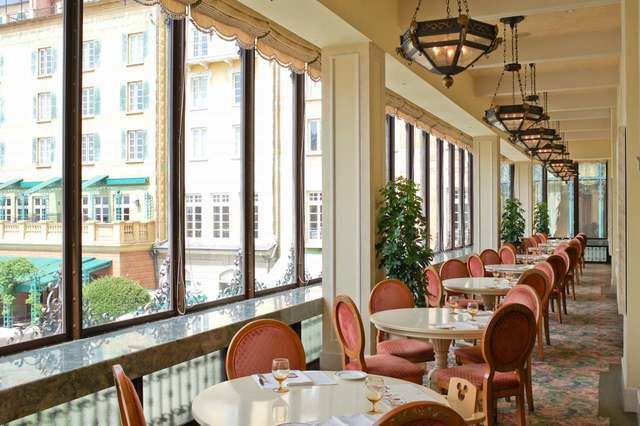 東京ディズニーシー・ホテルミラコスタ「ベッラヴィスタ・ラウンジ」　©Disney