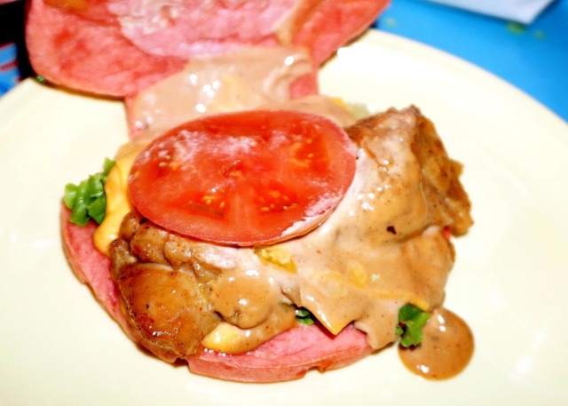 チキンとチェダーチーズのサンド