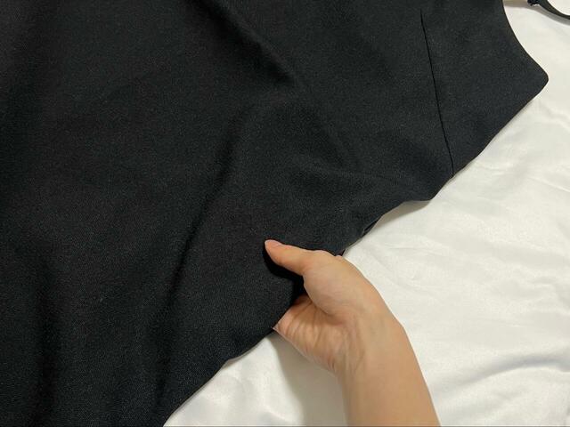 【AMERICAN HOLIC イージーケアジレベスト＋Iラインワンピース】ワンピースにもポケット付き。1枚で着てもスマホやリップを持ち歩けるのが嬉しい♪