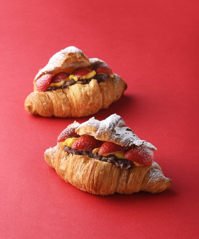 〈ティエリー マルクス ラ ブーランジェリー〉苺とあんのクロワッサン・ア・ラ・クレーム