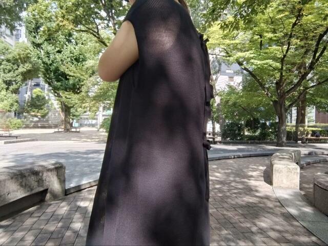 【GLOBAL WORK／2WAYメッシュSETワンピース】シンプルなデザインですが、編地のおかげで単調に見えません◎