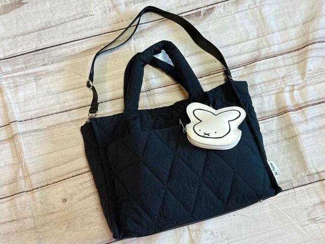 外出先で仕事をする際の荷物を収納