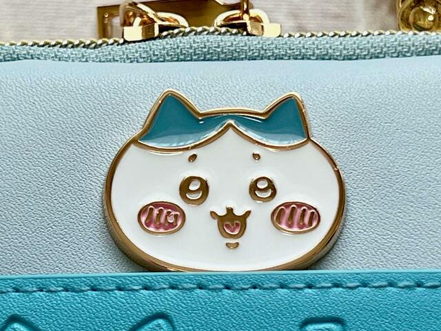 【ファッションセンターしまむら】「ちいかわ」レディース　ショルダーバッグ（ハチワレ）フロントにはキラッと光るハチワレのお顔のプレート付き！