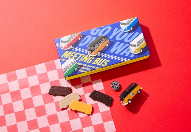 「Meeting Bus -ミーティングバス-」＜価格：2,592円（税込）＞【モロゾフの2026年バレンタインは、愛されるデザインの「Beetle」！遊び心たっぷりの新商品やラインナップをご紹介！】