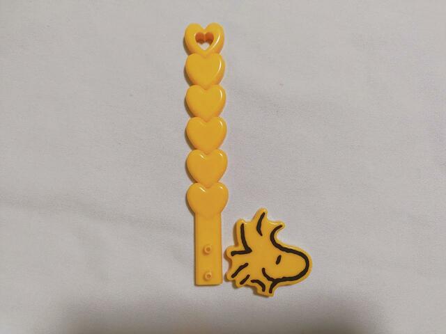 本体にチャームを取り付ける