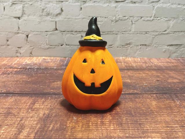 【ナチュラルキッチン】オブジェ魔女カボチャ縦長／税込330円